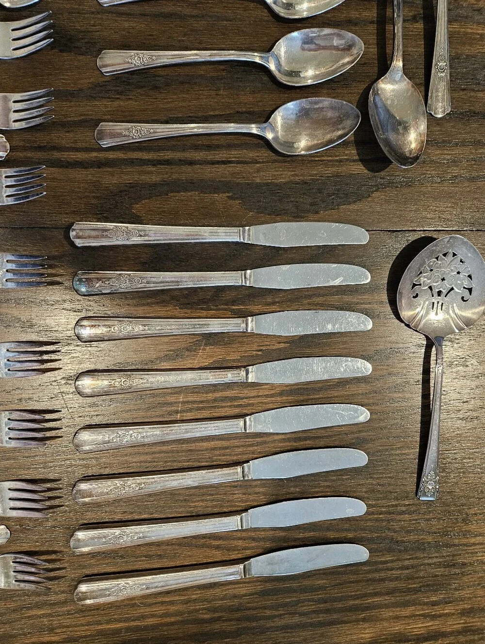 Wm Rogers Overlaid Vintage Silver Flatware Set - 51 Pieces Eith Floral Engraving
